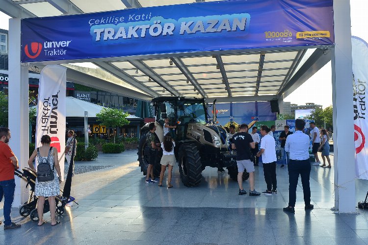 1 milyonuncu traktöre Bursa'da büyük ilgi -