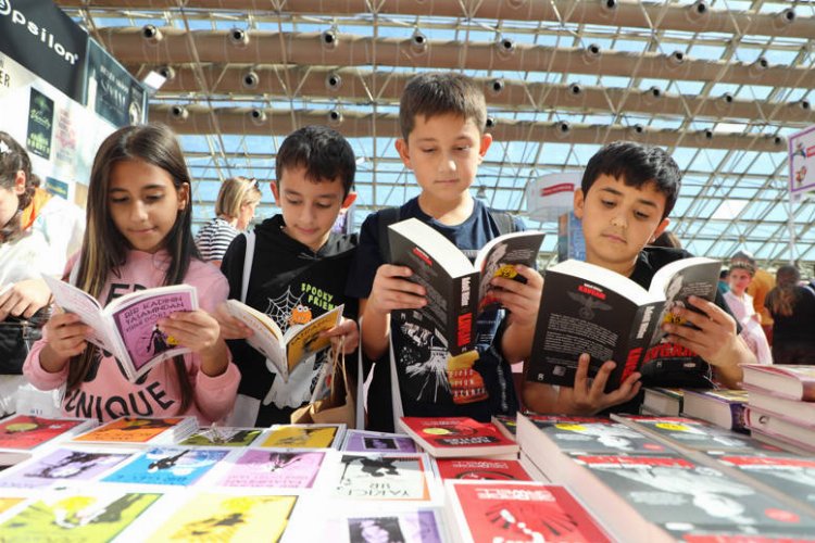 12. Antalya Kitap Fuarı dolu dolu geçiyor -