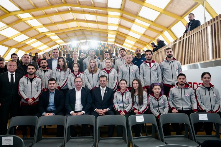 2036 Olimpiyatı'na hazırlayacak 'rüya takım' görücüye çıktı -