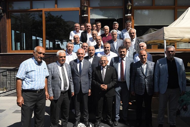 41 esnaf başkan Memduh Büyükkılıç'la buluştu -
