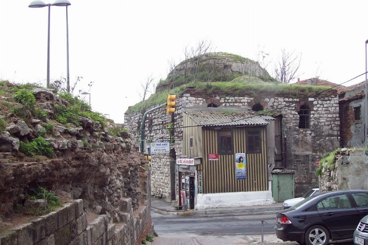 440 yıllık hamam satışa çıkarıldı -