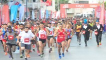 5.ULUSLARARASI MARATON DARICA'YA RENK KATTI