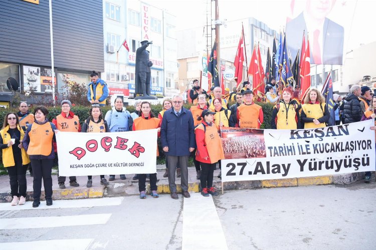 57. Alay yürüyüşçüleri Keşan’dan Çanakkale’ye geçti -