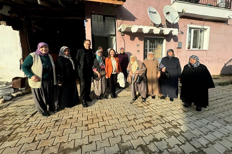 Dr. Feridun Kunak Pazaryeri’nde kapı kapı şifa dağıttı 