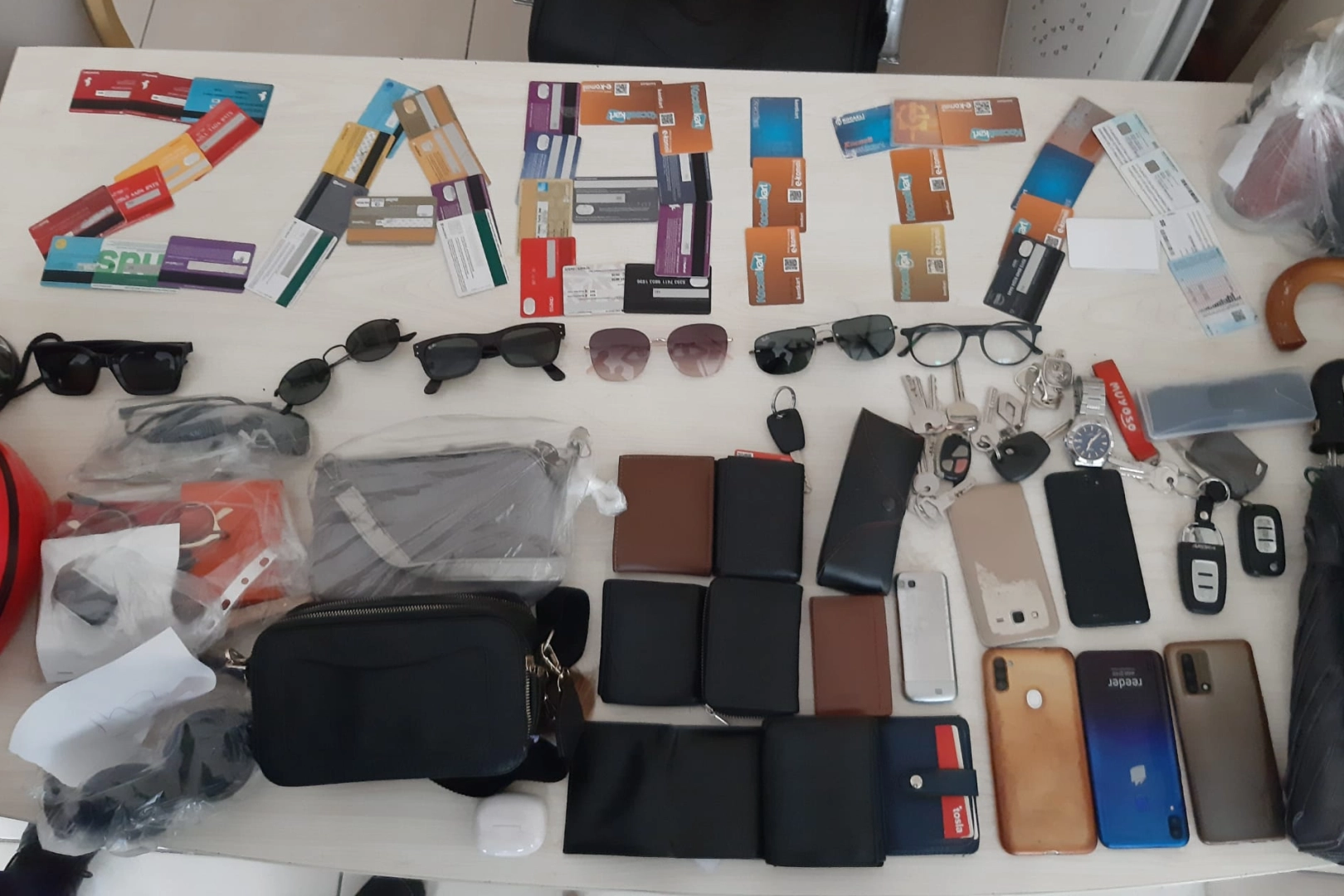 Kocaeli'de kayıp eşyalar zabıtada sahiplerini bekliyor 