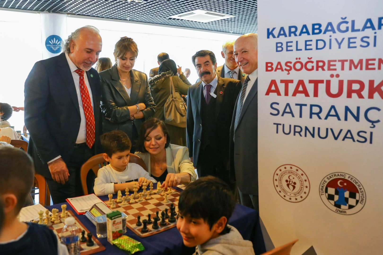 İzmir'de Atatürk adına satranç turnuvası 