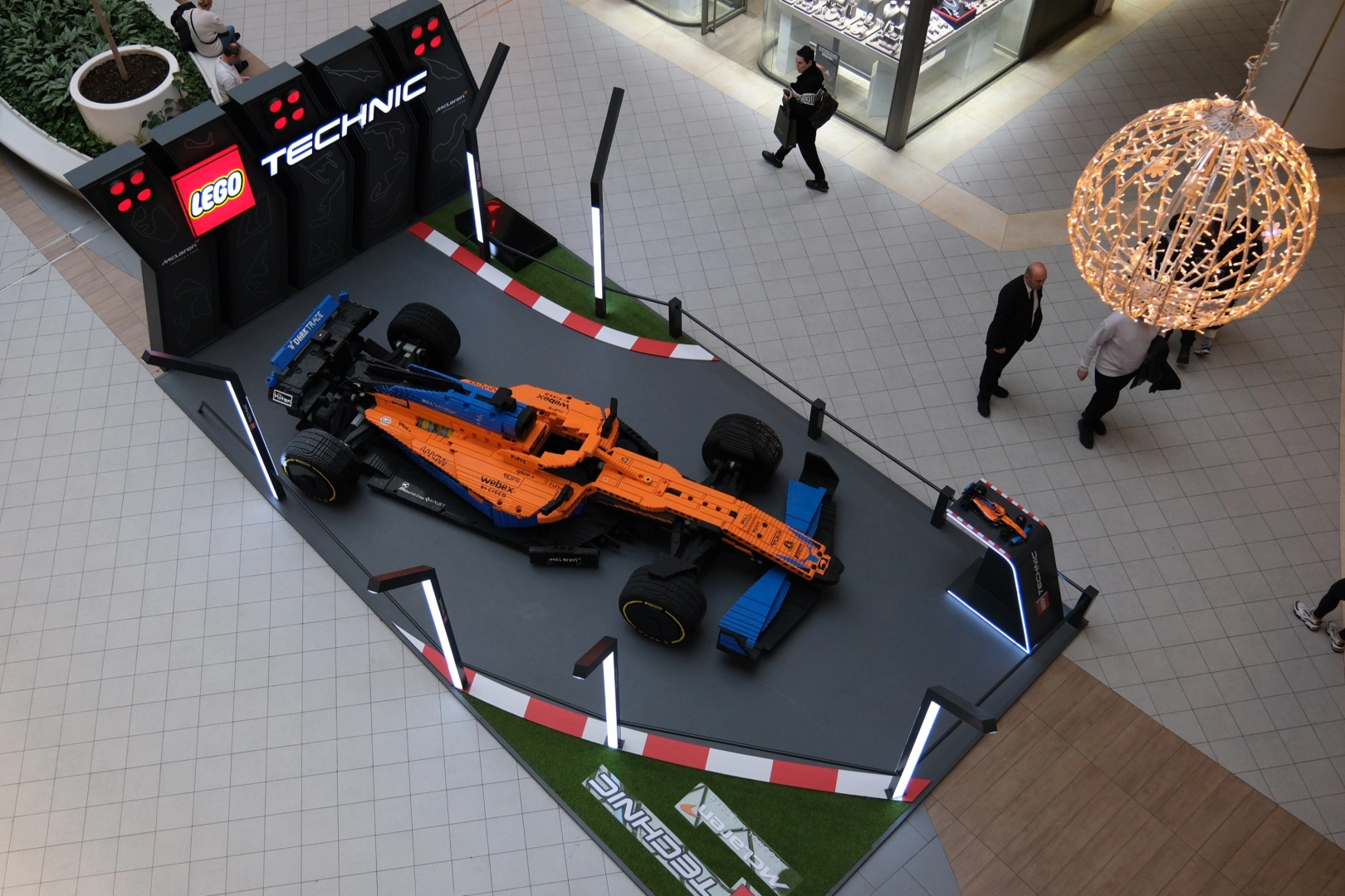 LEGO Türkiye yarış heyecanını İstanbul’a getirdi 