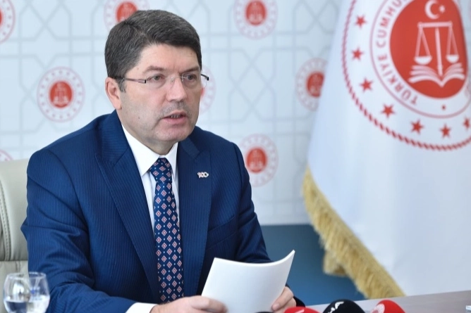 Bakan Tunç: Güçlünün değil, haklının yanında olacağız 