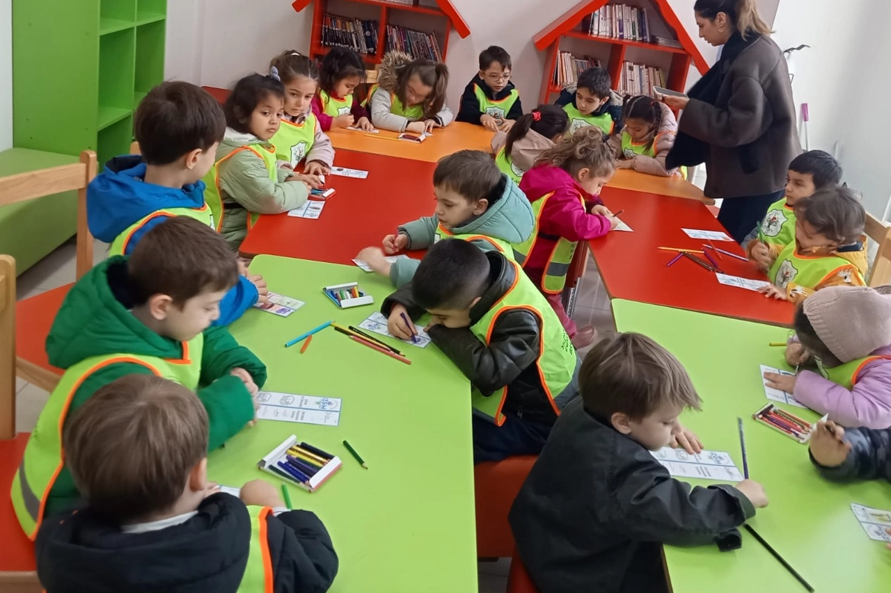 İZGİM, Yıldızlar Akademisi Gündüz Bakımevi’nin miniklerini ağırladı 
