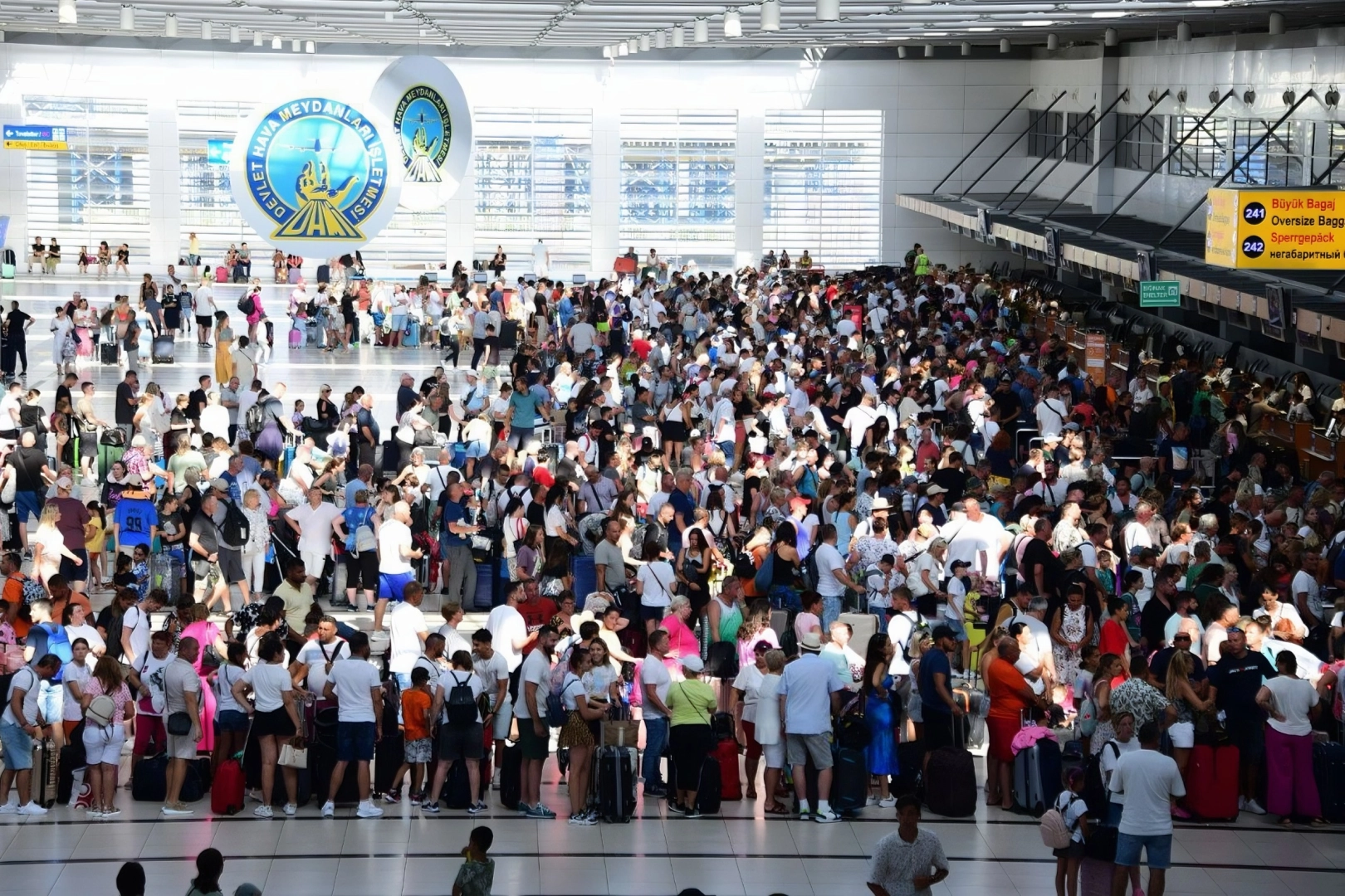 Kasım'da 16,3 milyon yolcu havalandı 