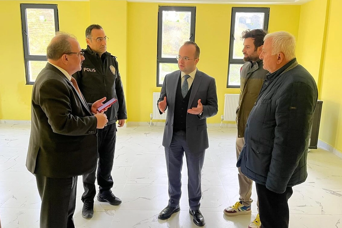 Artvin Hopa'da Kaymakam Arslantürk'ten okul inşaatına inceleme 