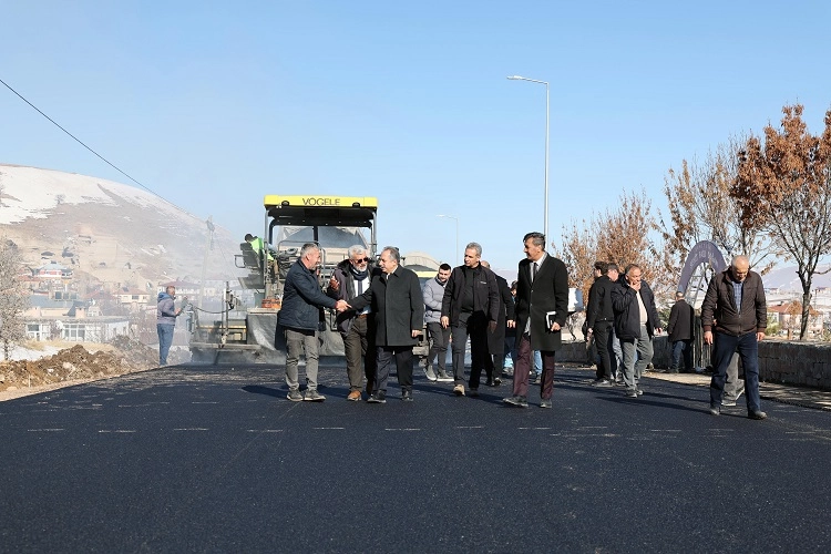 Kayseri Talas'ta Kepez yoluna asfalt 