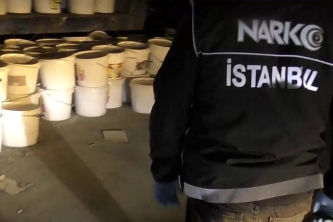İstanbul'a 'Narkokapan'! 8 tutuklama 