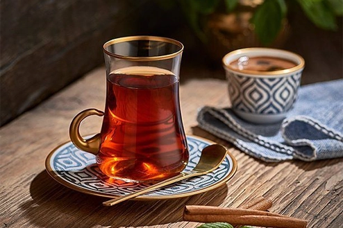 Çayı ve kahveyi şekerli içiyorsanız dikkat! Sıcak içeceklerdeki dişleri çatlatabilir! 