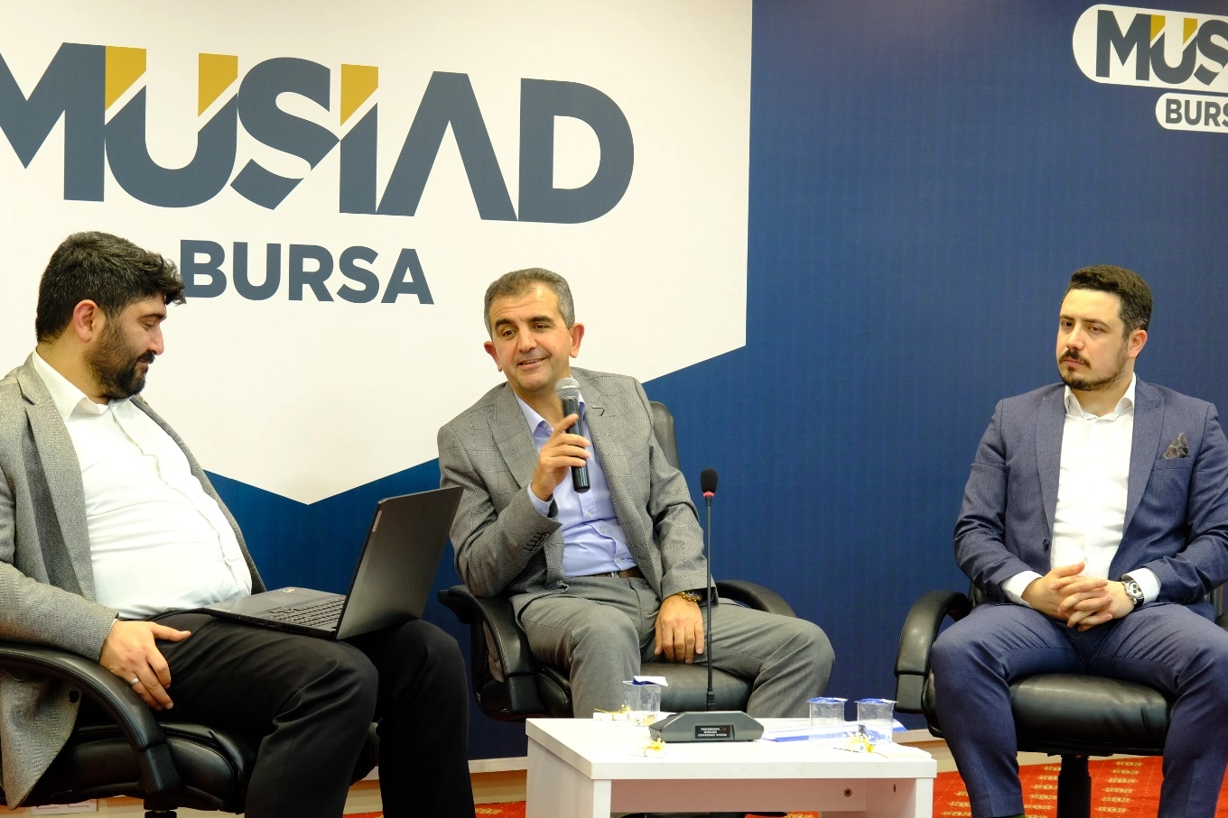 Bursa'da aile şirketlerinin geleceğini masaya yatırıldı 