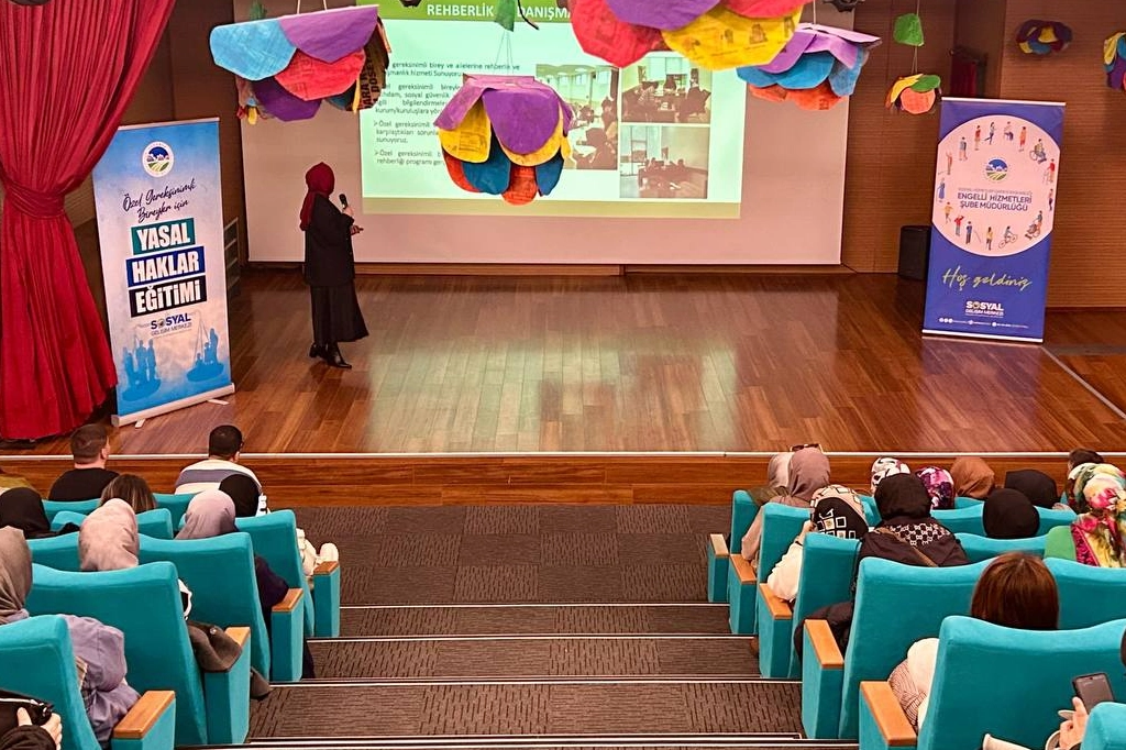 Engelsiz yürekler Sakarya Geyve'de haklarını öğrendi 