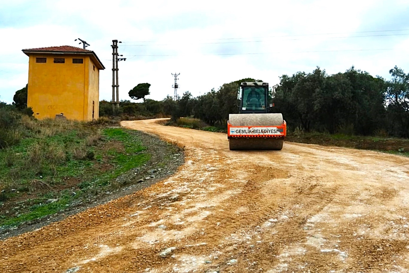 Bursa Gemlik'te arazi yolları açılıyor 