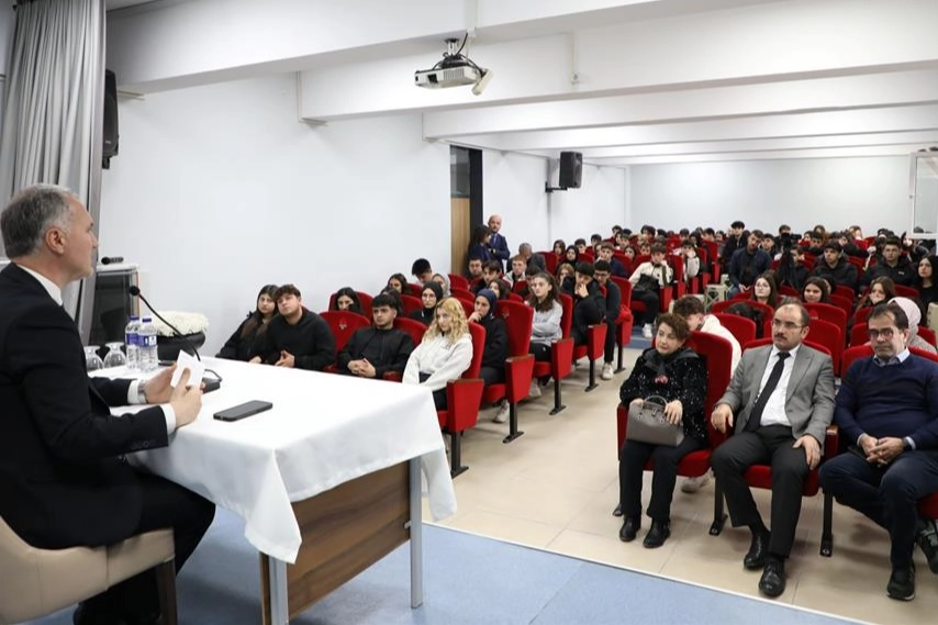 Bursa İnegöl'de 'Genç Bakış' ile gelişiyor 