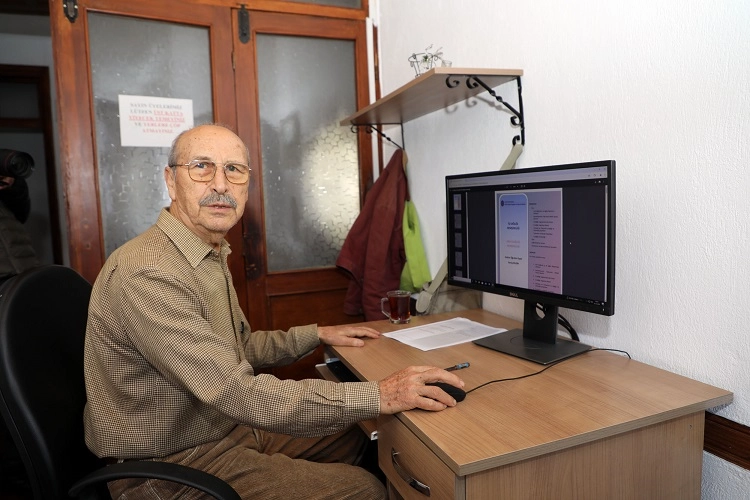 77'lik çınardan eğitimde 100'lük başarı 