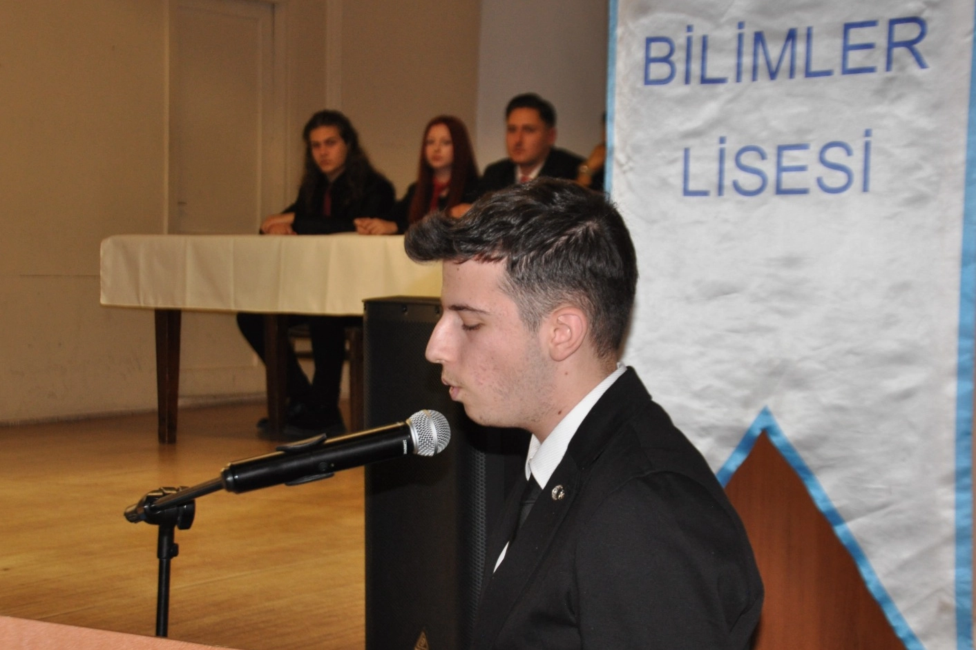 Edirne'de liseliler 'Model Yerel Yönetimleri' tartıştı 