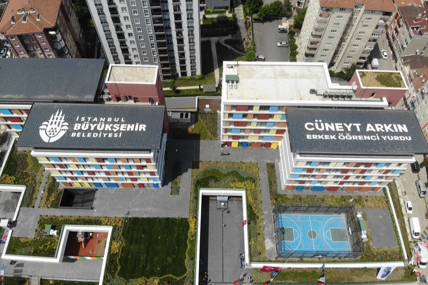 İstanbul Büyükşehir yurtlarıyla gençlerin yanında 