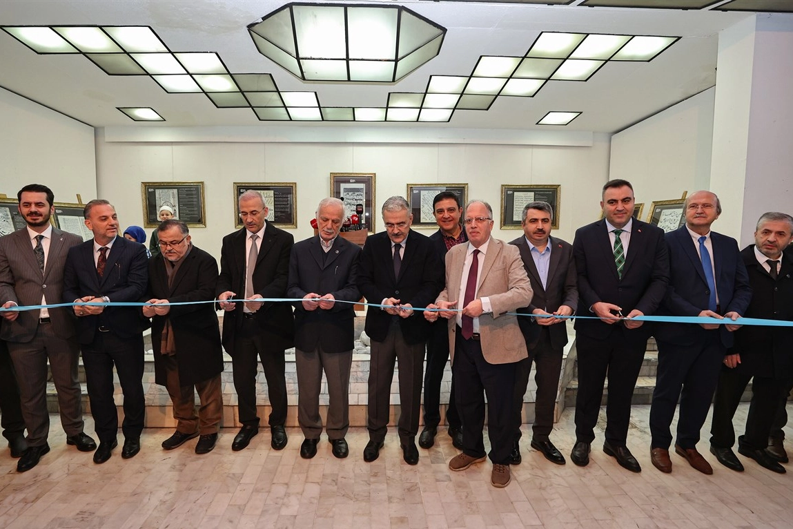 “Bursevi’nin kaleminden” sergisi açıldı 