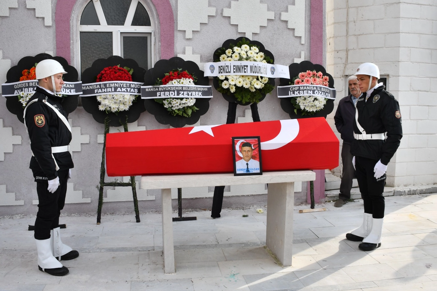 Polis memuru Serdar Gülcan'a Manisa'da son görev! 