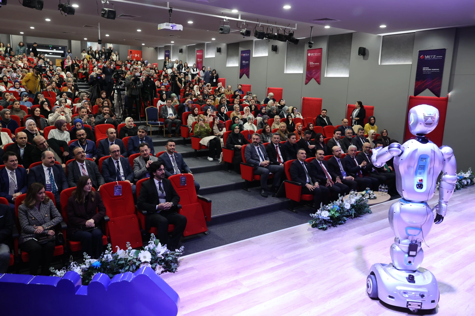 YETEV Eğitim Teknolojileri Zirvesi YETZ'24 gerçekleşti 