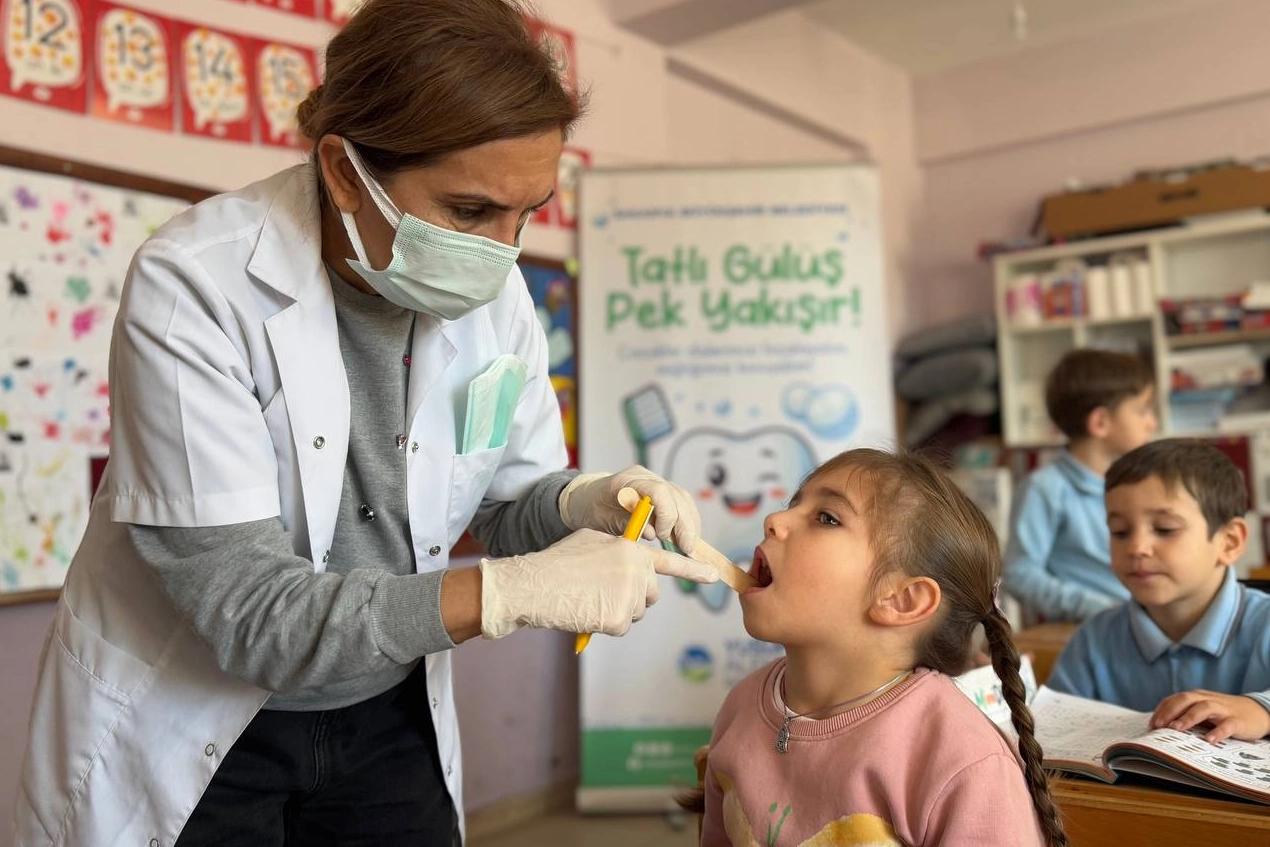 Sakarya'da miniklere ağız ve diş sağlığı taramaları devam ediyor 