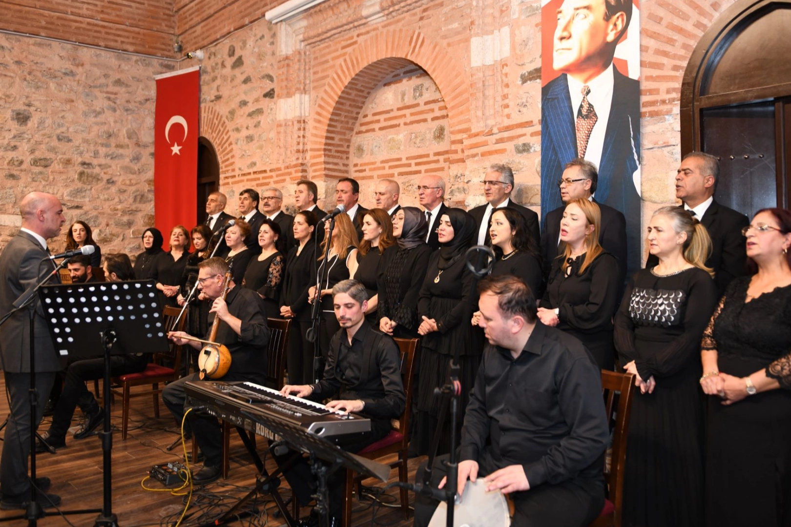 Yurdun dört bir yanından türküler Bursa Osmangazi’de yankılandı 