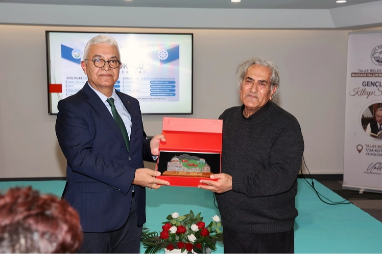Kayseri Talas Yazar Okulu etkinliği sürüyor 