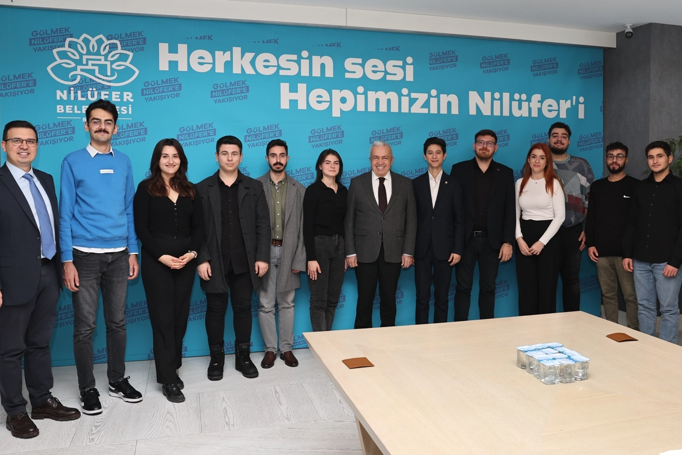 Bursa Nilüfer'de Başkan Özdemir gençleri ağırladı 