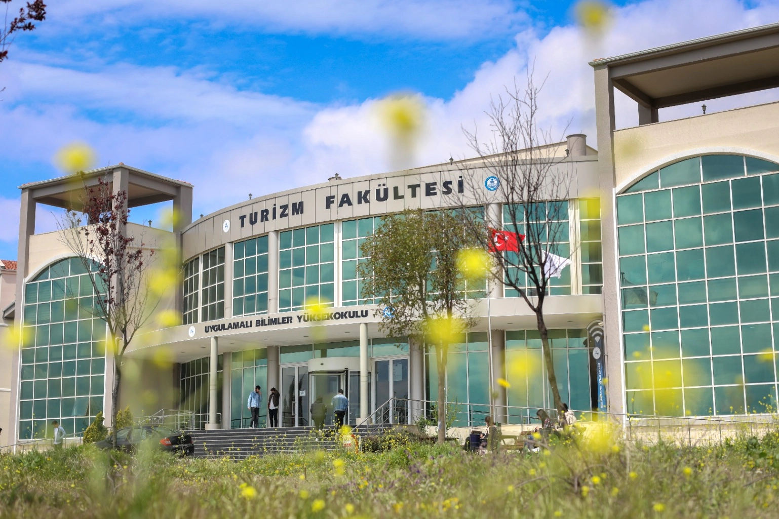 Geleceğin turizm yöneticileri DEÜ'den yetişecek 