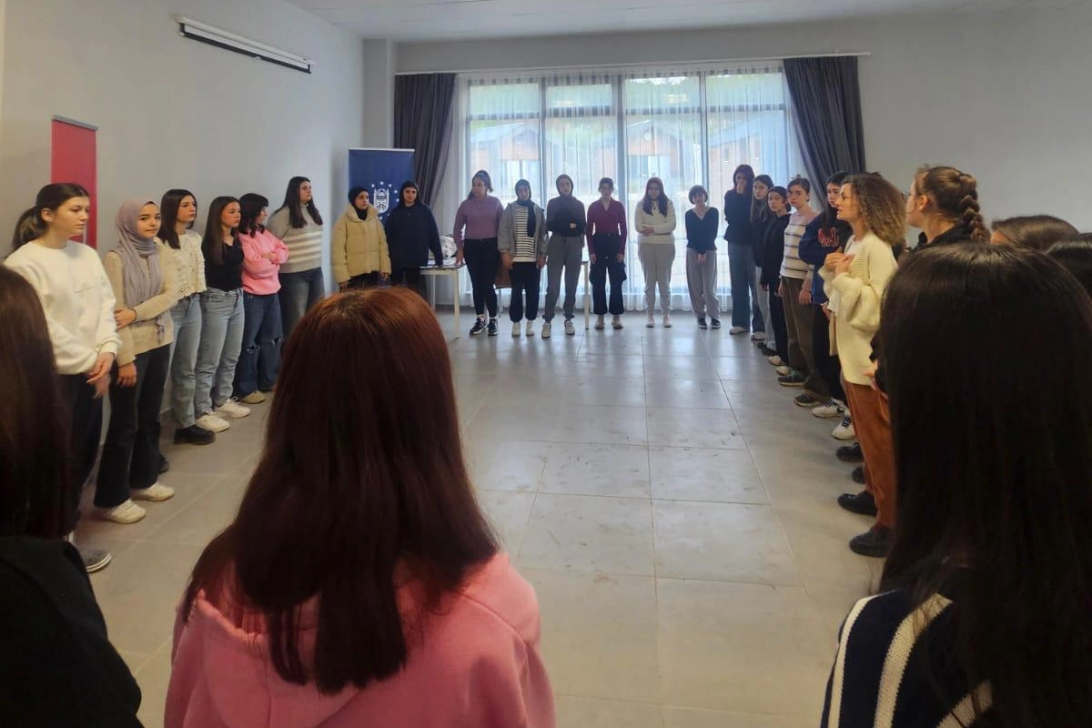 Bursalı gençler Orhaneli'de motive oldular 