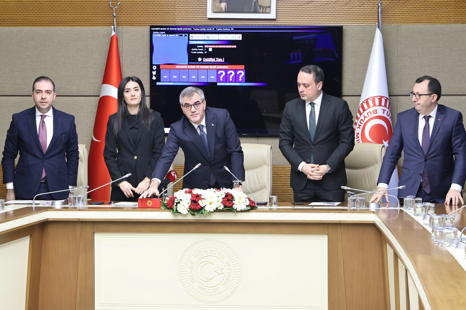 TBMM 275 sürekli işçi alımını kurayla belirledi 