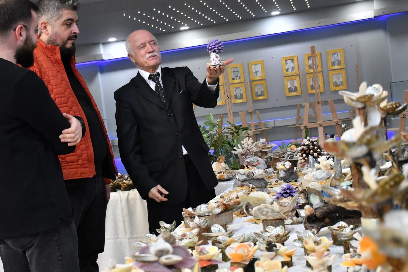 “Yağlı Boya ve El Sanatları Sergisi” kapılarını açtı 