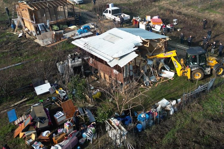 Bursa İnegöl'de kaçak yapılar ortadan kaldırılıyor 