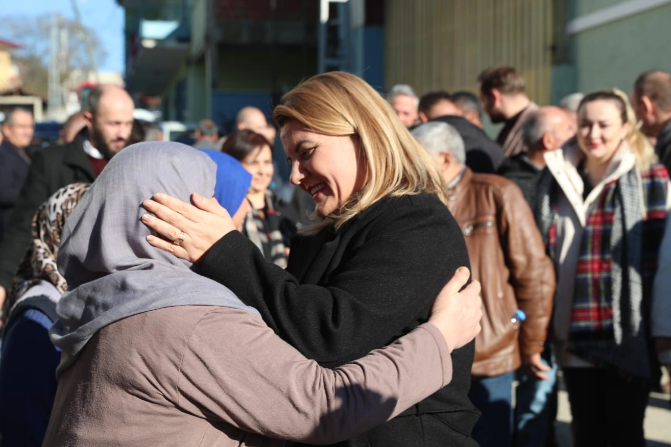 Yassıbağlılar Başkan Hürriyet’i bağrına bastı 