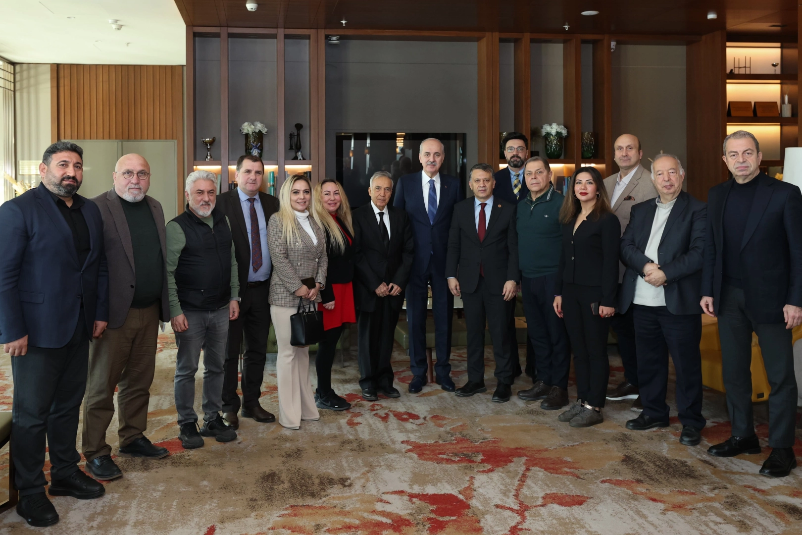 Kurtulmuş'tan Üsküp'te KGK heyetine önemli açıklamalar: Her zaman barış perspektifine sahibiz 