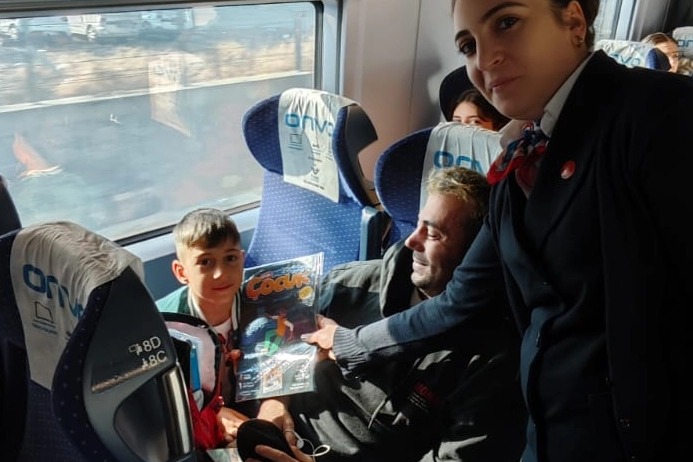 RTÜK Medya ve Çocuk Dergisi, YHT yolcusu çocuklara dağıtıldı 