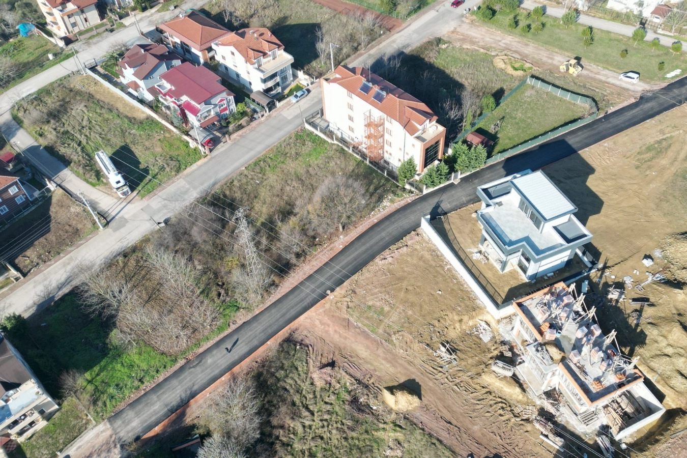Kocaeli İzmit'te asfalt mesaisi 