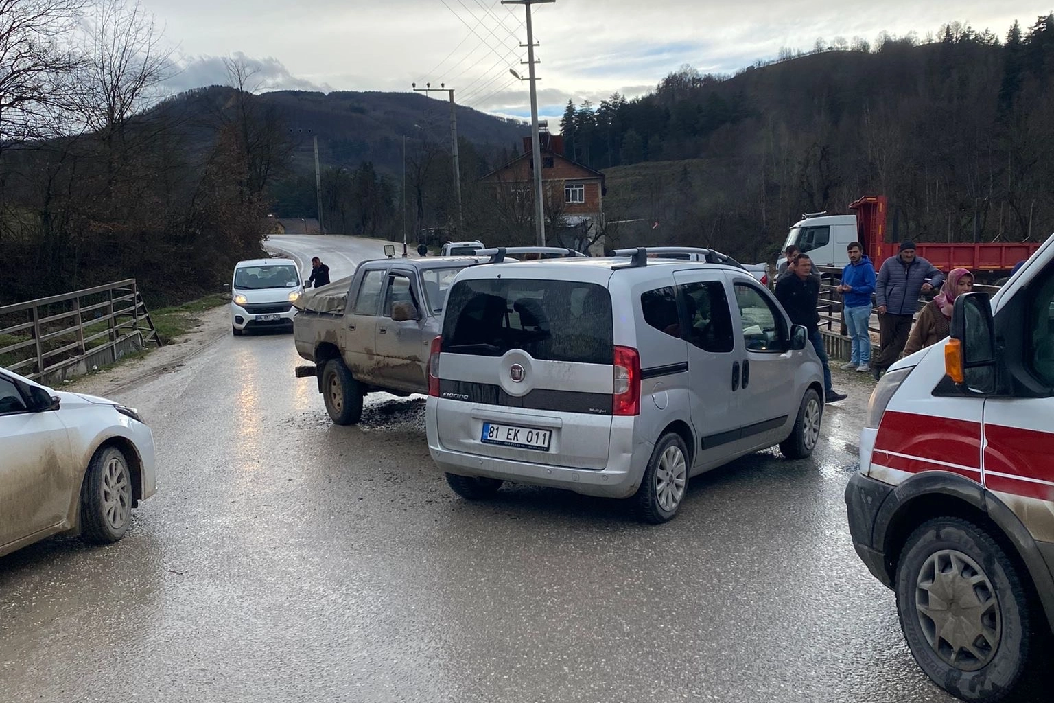 Düzce'de kaza: 4 yaralı! 