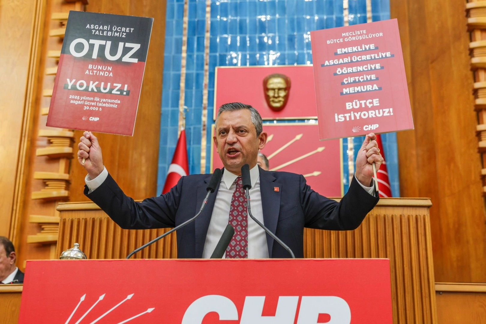 Özgür Özel: Emekçiye hezimeti yaşatarak sefalet ücreti dayatıldı 