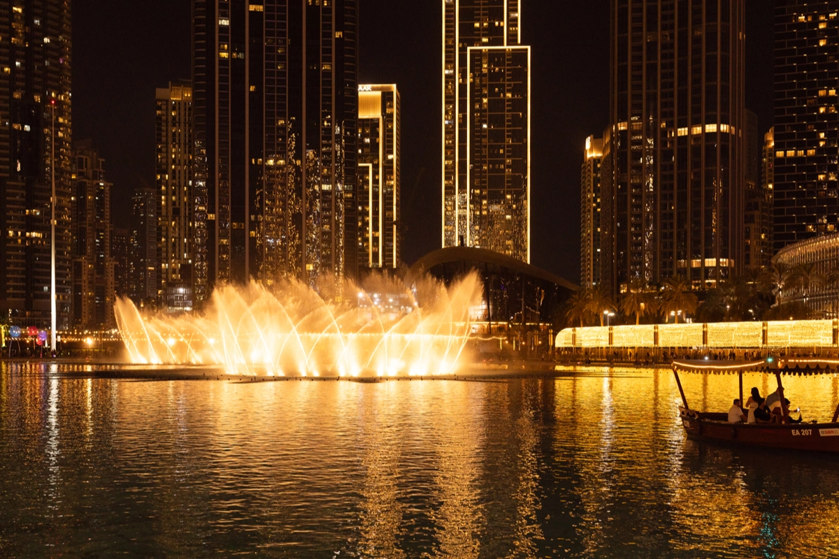 Dubai'deki ilk seferine ışıklar altında kutlama 