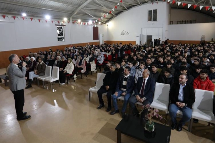 Bursa İnegöl'de Başkan Taban'dan 'Genç Bakış'a devam 