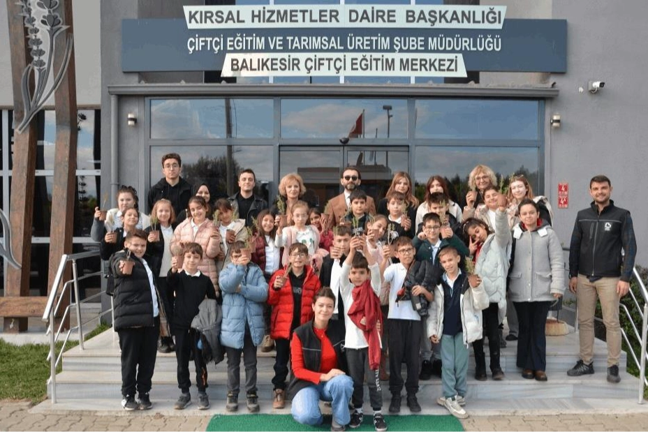 Öğrencilerden BAÇEM’de bitkilerin dünyasına yolculuk 