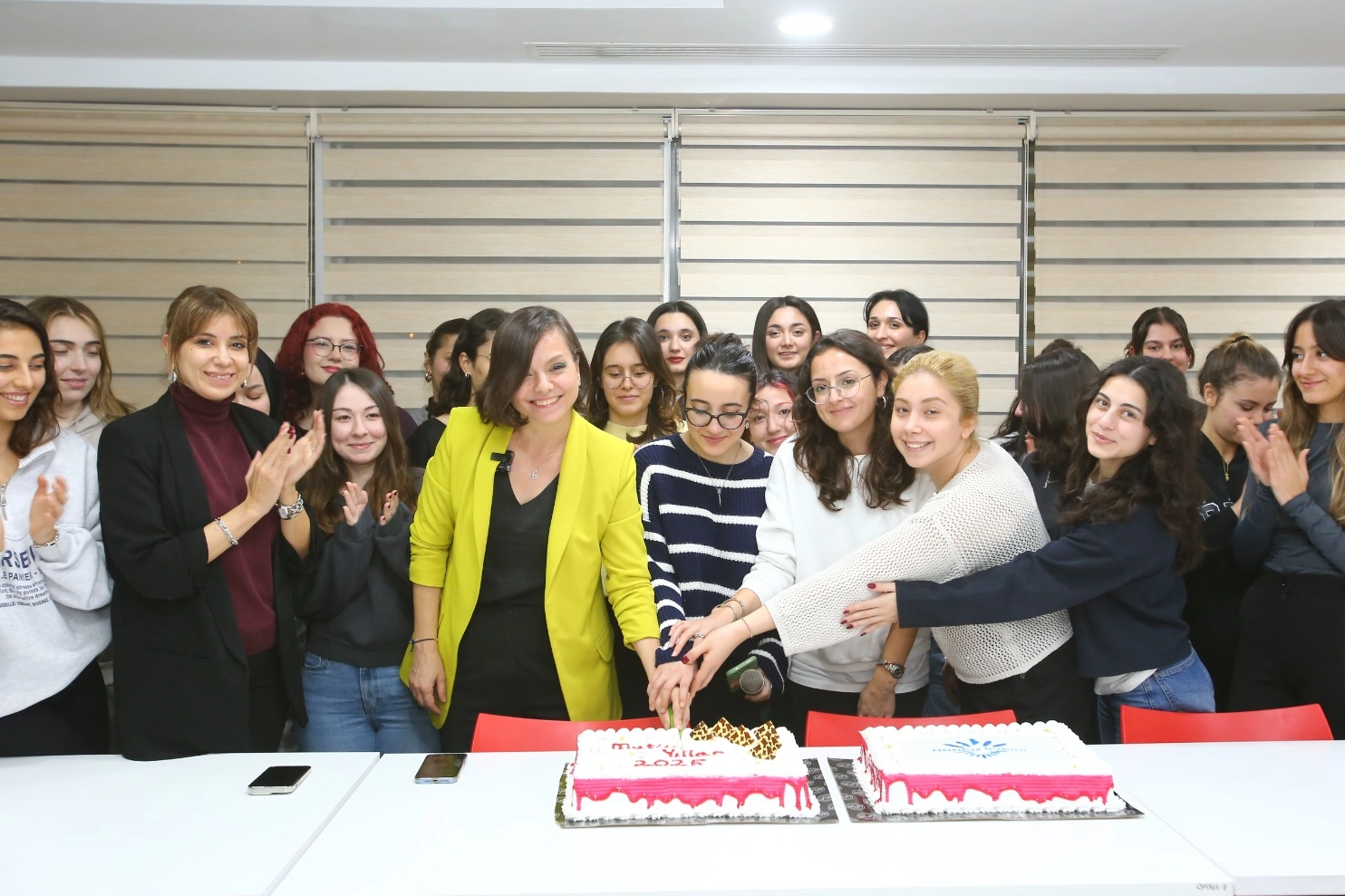 Başkan Kınay: “2025 yılında yaşayan ve yaşatan Karabağlar’ı adım adım hayata geçireceğiz” 
