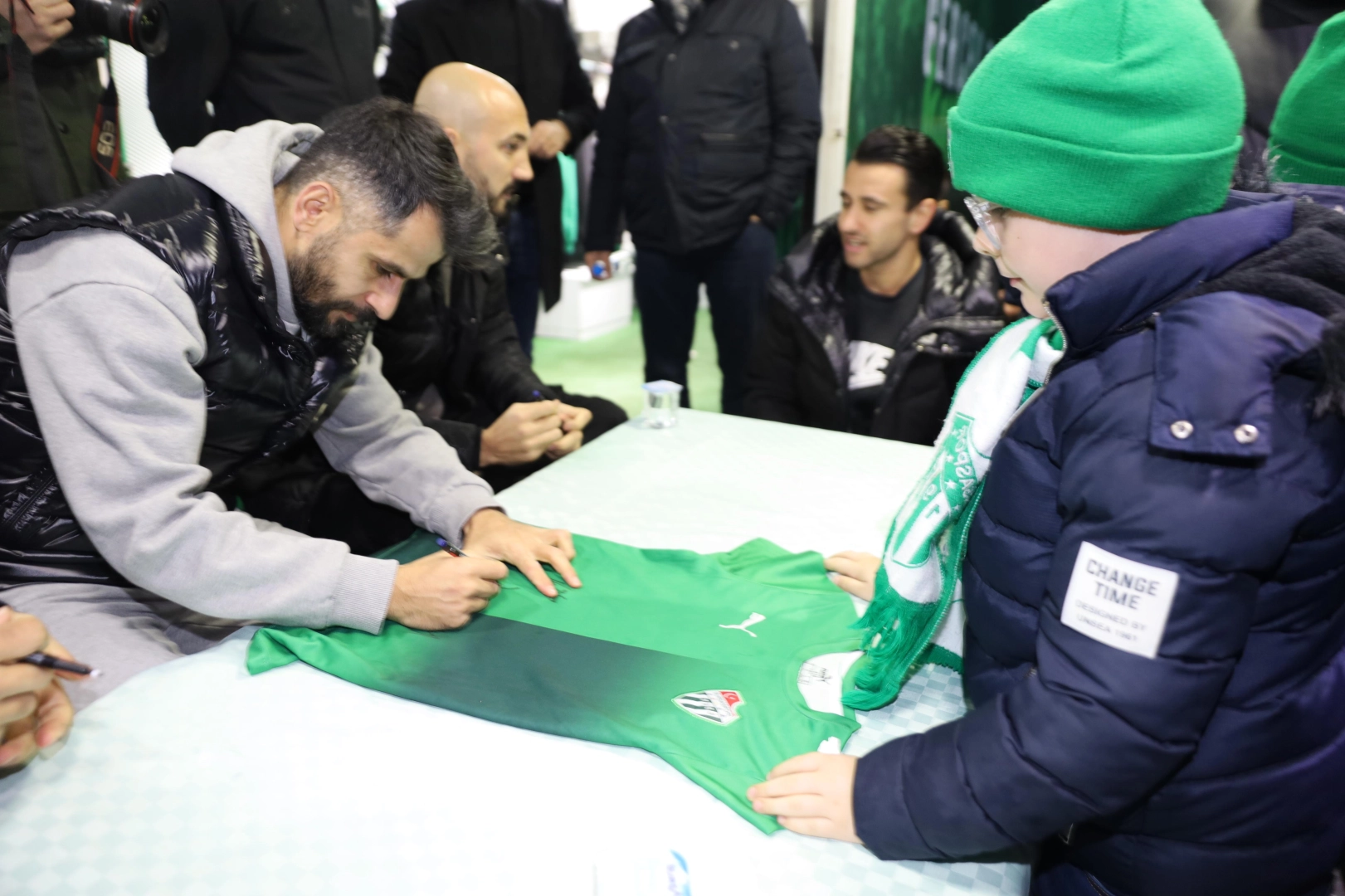 Bursaspor, ‘Yeni Yıl Meydanı’nda taraftarla buluştu 