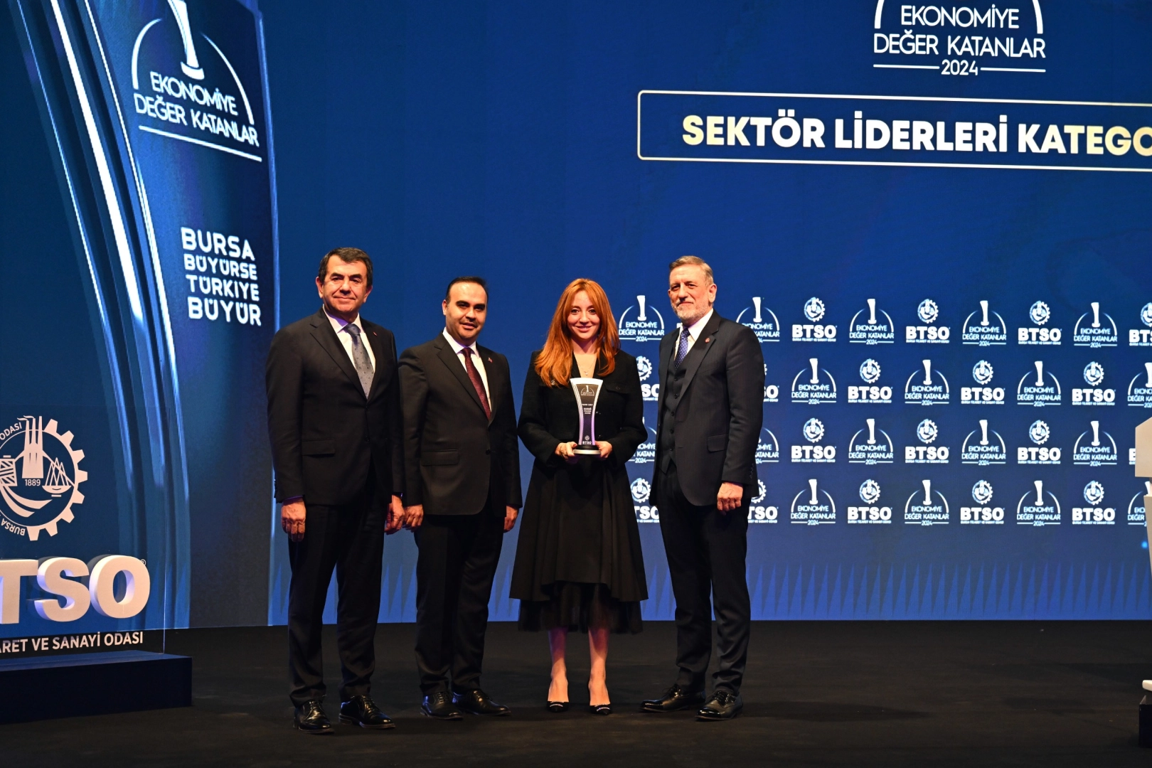 Uludağ Elektrik 2024 yılını sektör lideri ödülüyle kapattı 