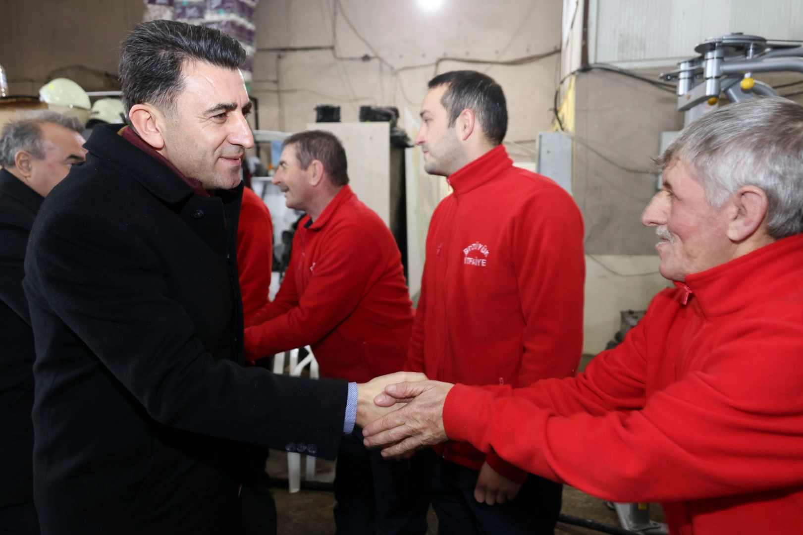 Bilecik Valisi Aygöl yılın son gününde itfaiyecilerle bir araya geldi 